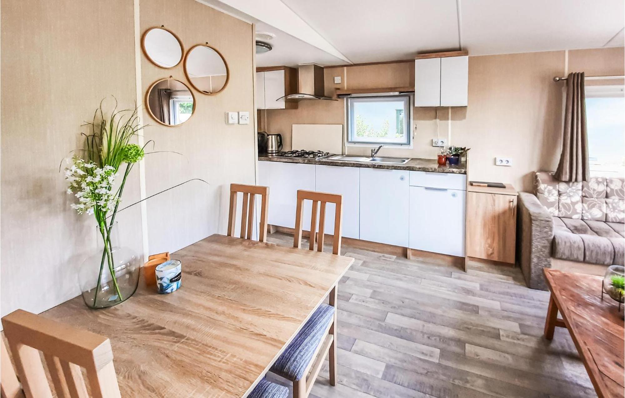 3 Bedroom Beautiful Home In Heinkenszand ภายนอก รูปภาพ