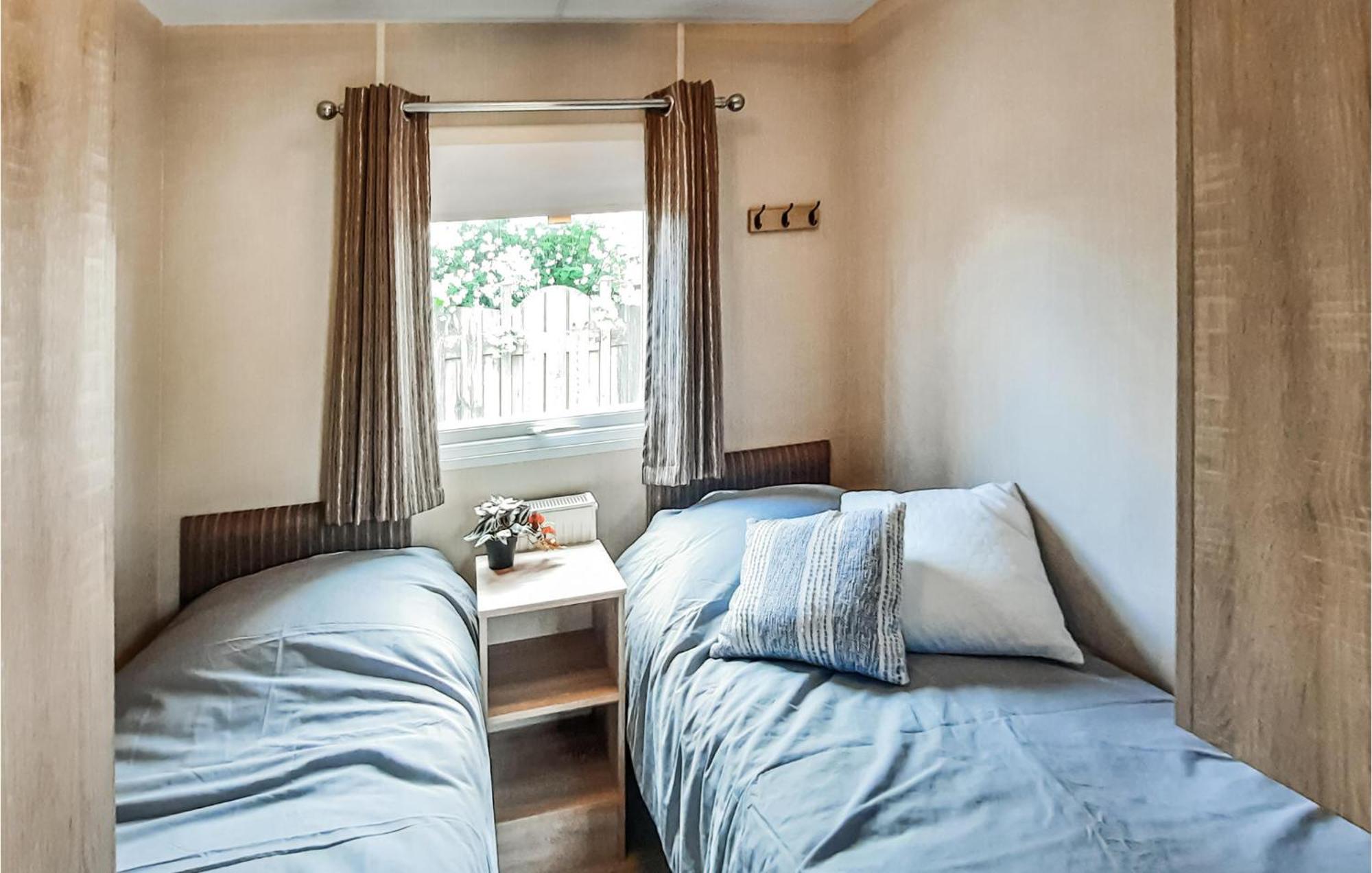 3 Bedroom Beautiful Home In Heinkenszand ภายนอก รูปภาพ